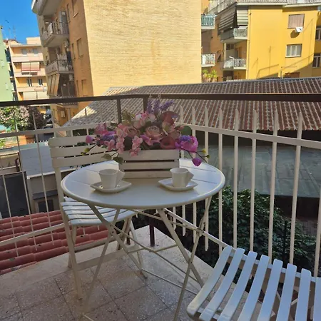 Aura Station Ciampino Apartment