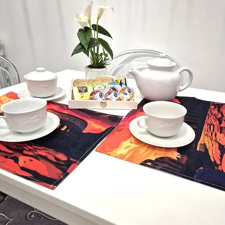 Aura Station Ciampino Apartment *